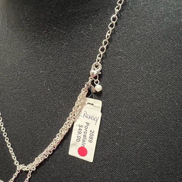 VINTAGE Premier Designs Silver-Tone Leaf and Pearl Multi-Strand Necklace NWT - Picture 4 of 4